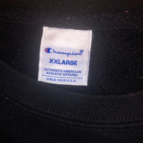 Black Champion Crewneck Sweater - Picture 5 of 5